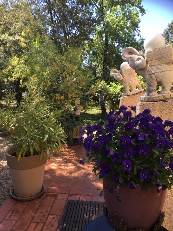 Bed and Breakfast Longo Mai Sillans-la-Cascade Exterior foto